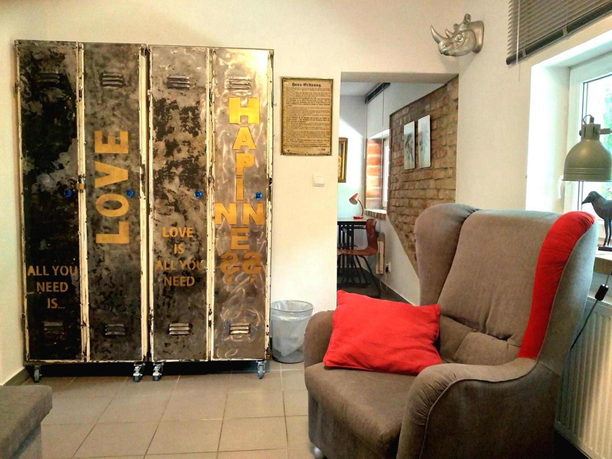 Appartement Dom Sztuk - House Of Arts à Międzyrzecz Extérieur photo