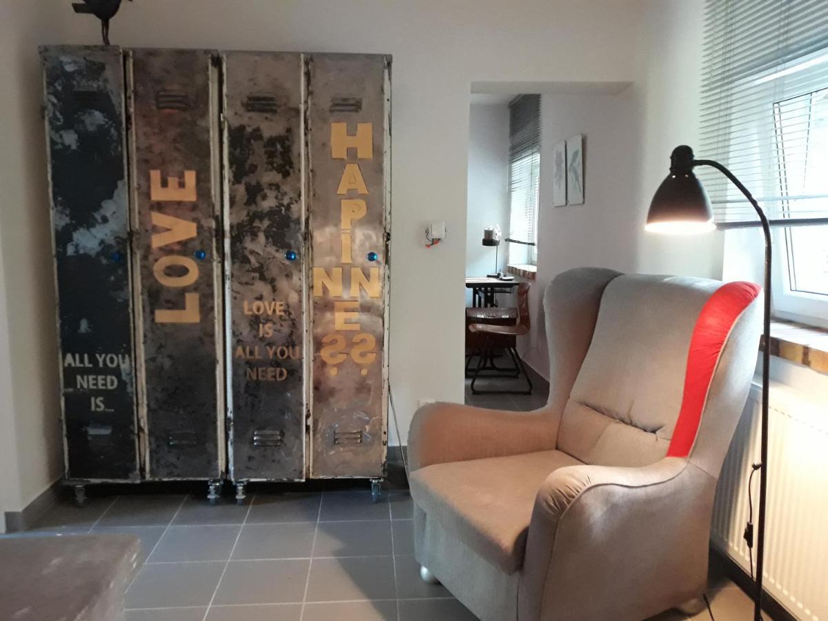 Appartement Dom Sztuk - House Of Arts à Międzyrzecz Extérieur photo